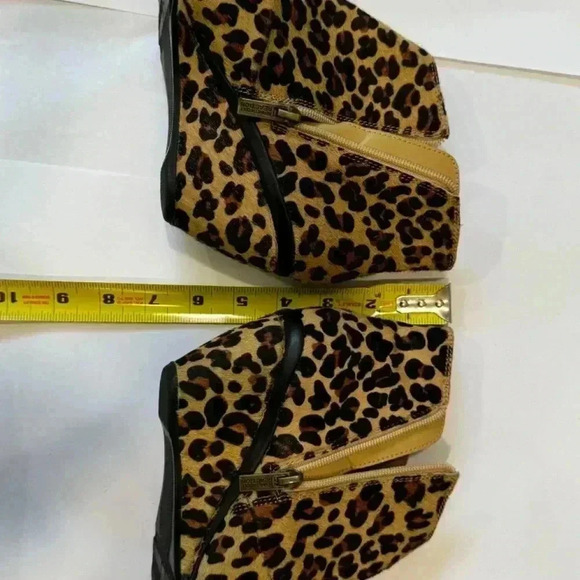 Kenneth Cole Reaction Cow Hide Ankle Boots - Picture 2 of 9